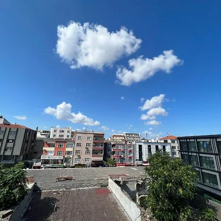 Luxurious Near Ataturk Airport شقة